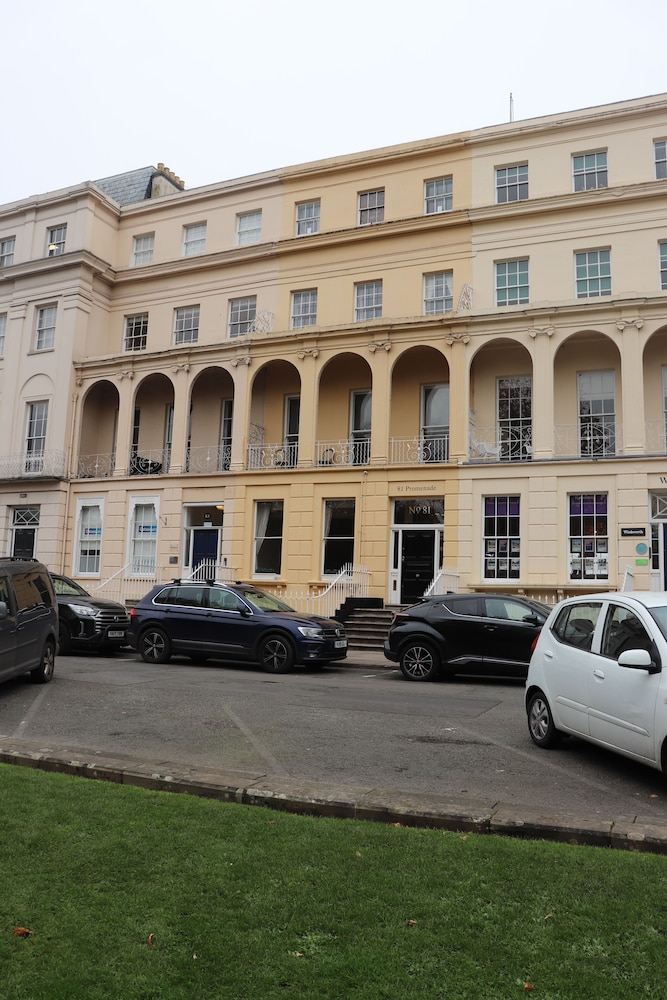 Rooms on The Prom