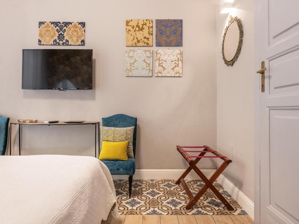 GUESTHOUSE 73