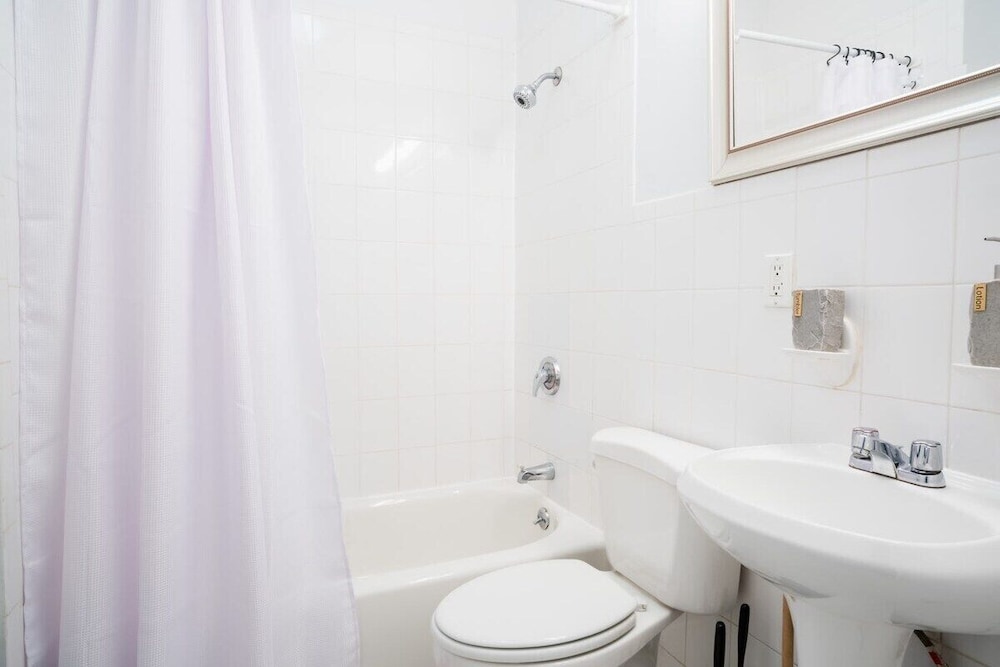 1435 UES Apartment
