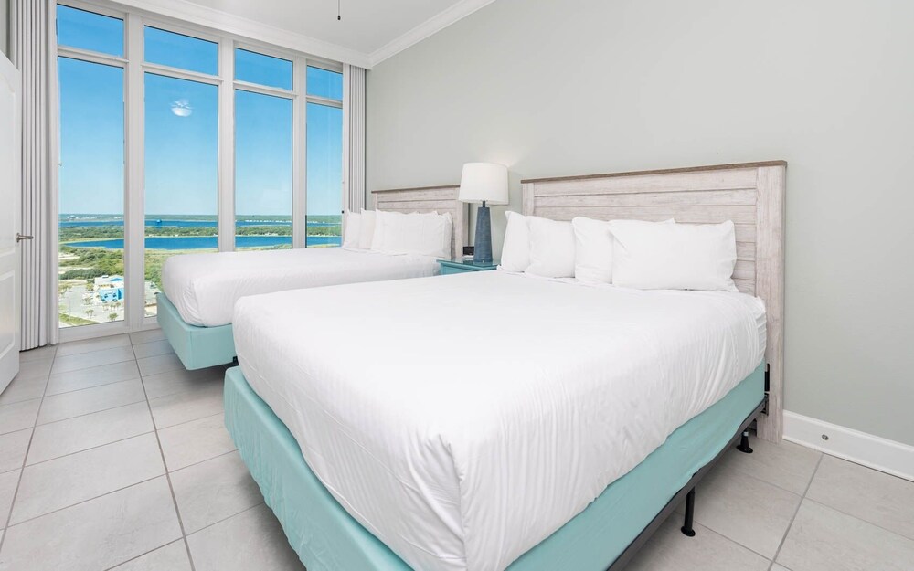 Phoenix Gulf Towers 2005 4 Bedroom Condo