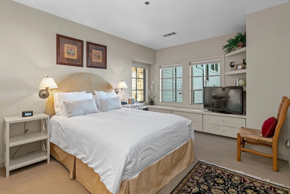 Stag Lodge at Deer Valley Resort - Three Bedroom Residence with Loft and Spa #14 3 Condo