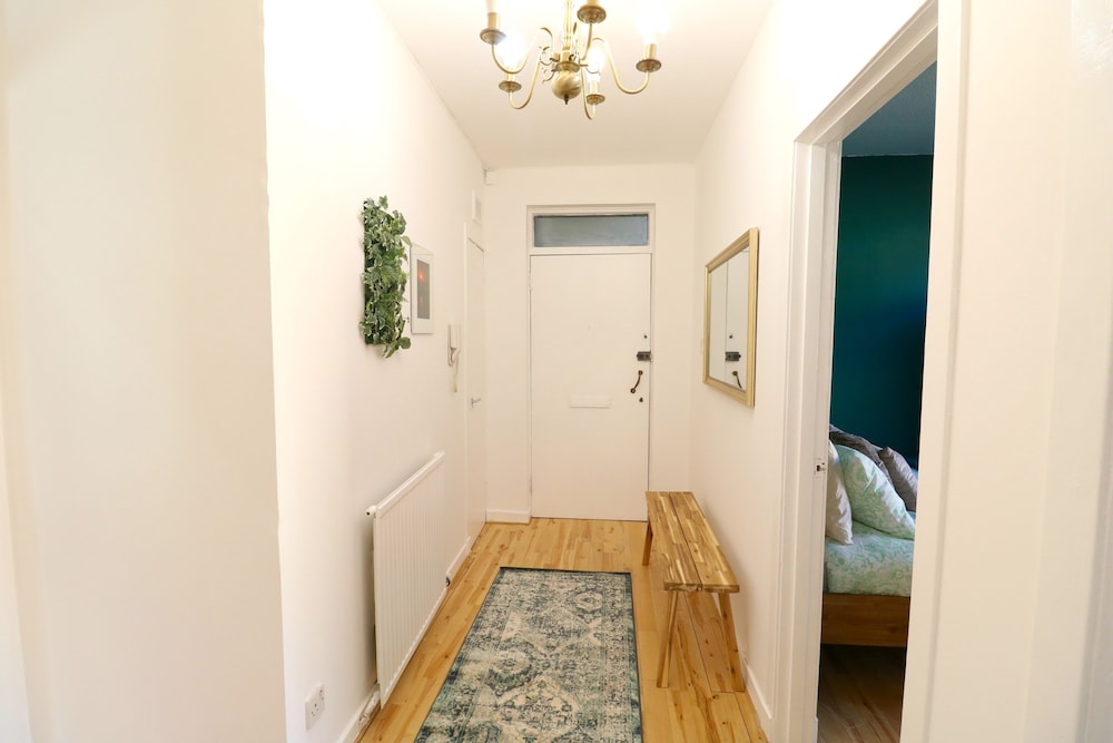 Comfortable Apartment in West End