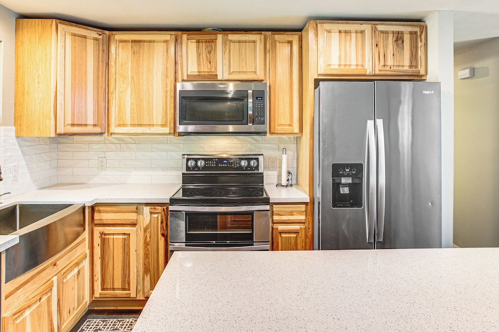 Golf, Hike, Dine & Relax: Home in Port Orchard, photo 13