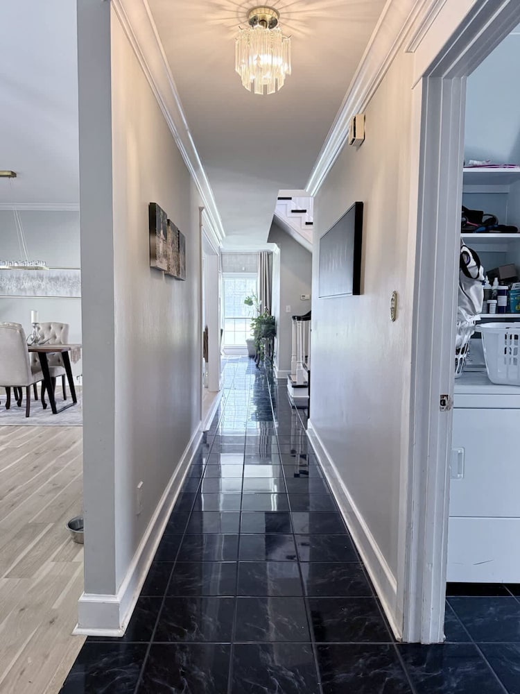 Southern Charm Estate Min From Shopping Beaches
