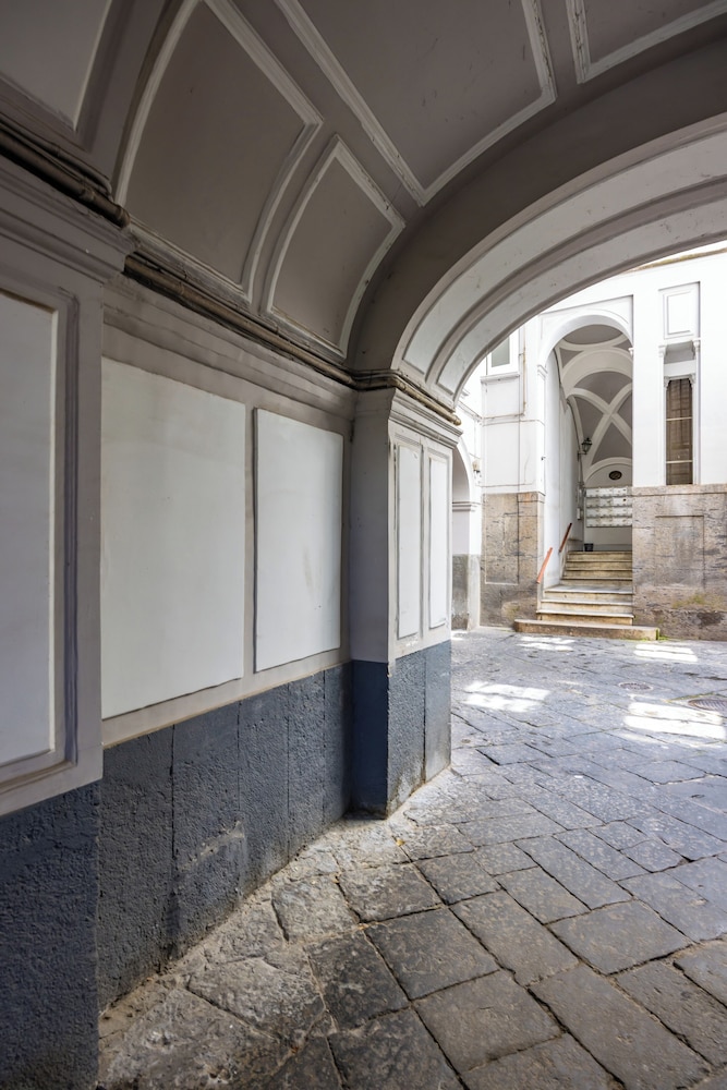 Cavour Art and Museum Flat by Napoliapartments