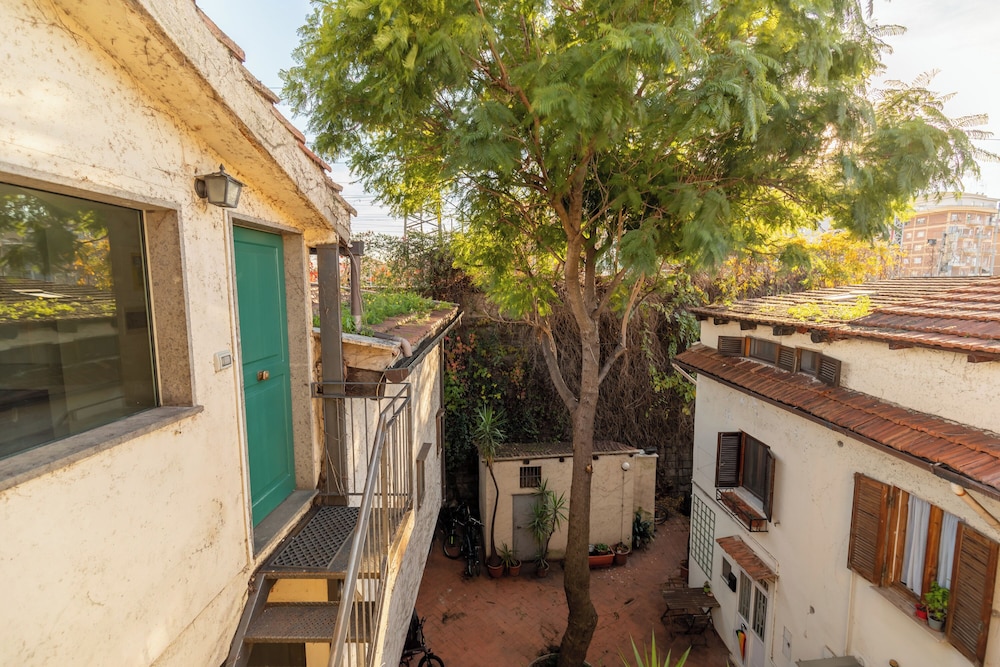 Trastevere Romantic Terraced Apartment