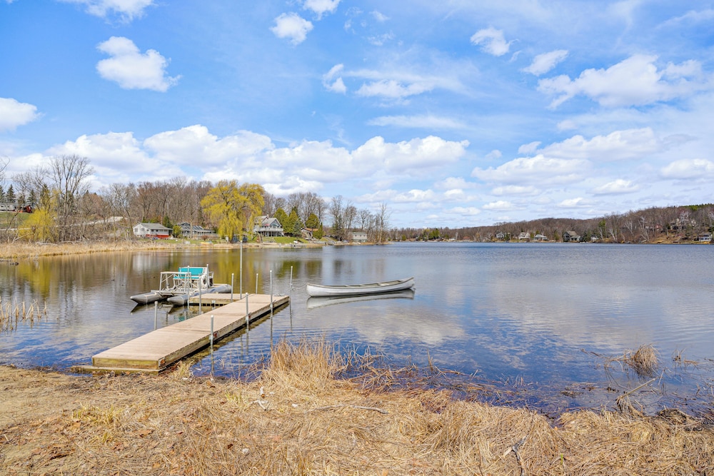 Near Hiking: Lakefront Getaway in Campbellsport!