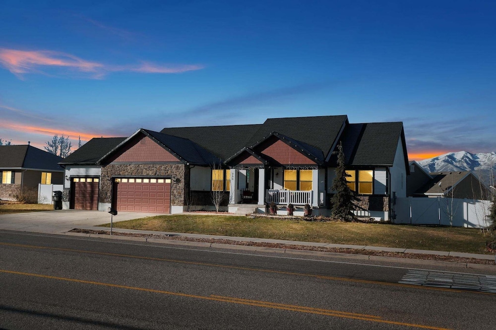 Modern 6br Home Near Park City 6 Bedroom Home