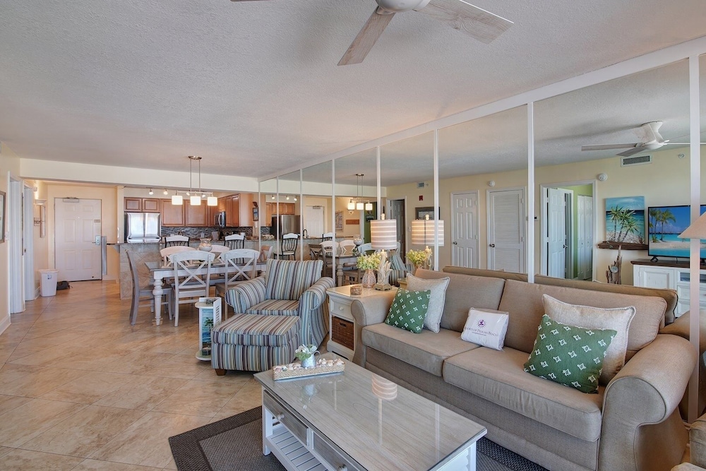 Pelican Beach 1014 2 Bedroom Condo by Pelican Beach Management view 4