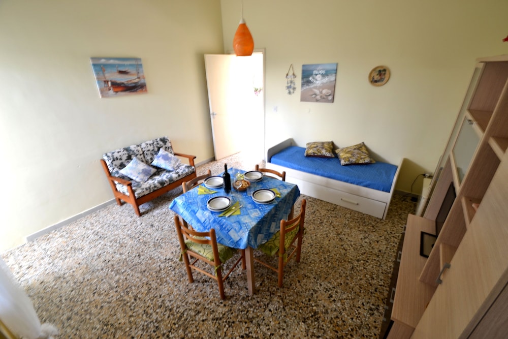 Luce Holiday Home With air Conditioning for 5 Guests view 5