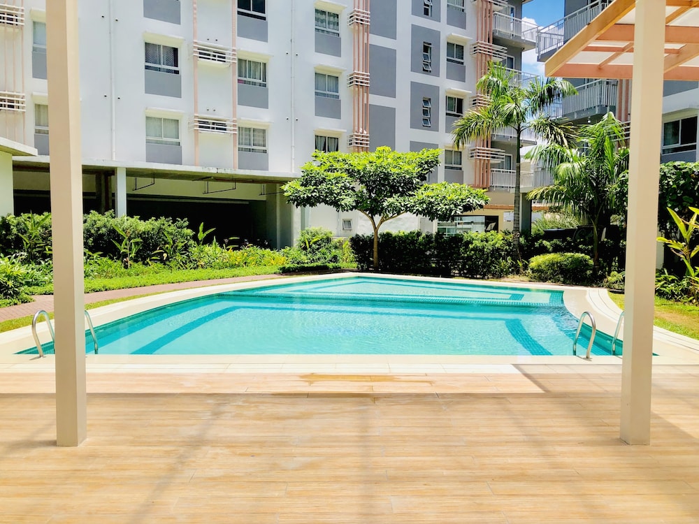 Cebu Vacations - Romantic Urban Getaway by Primitive Stay - Property Image 6