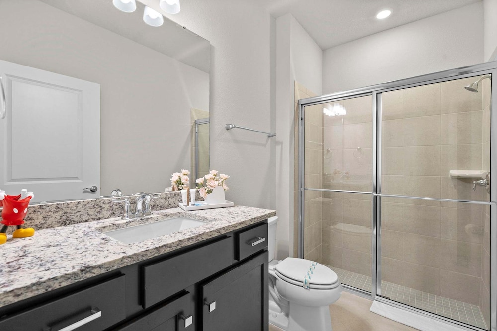 Beautiful 5BR Home Private Pool and Themed Rooms