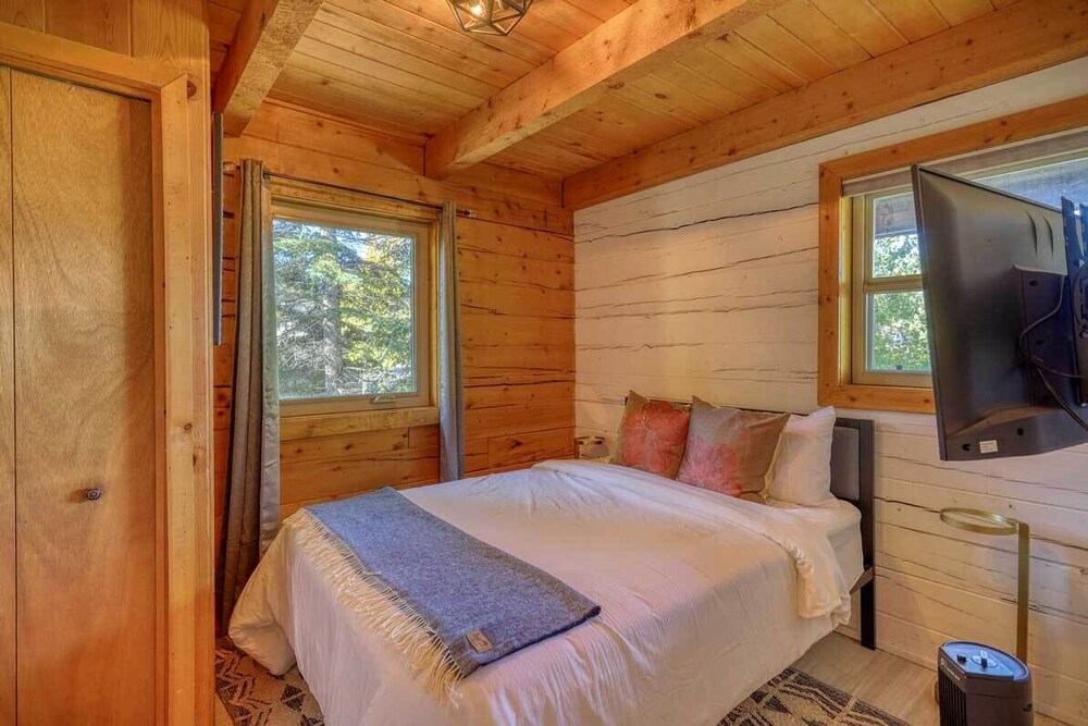 Pagosa Lakefront Home w/ Hot Tub, A/c, & Canoe! view 4