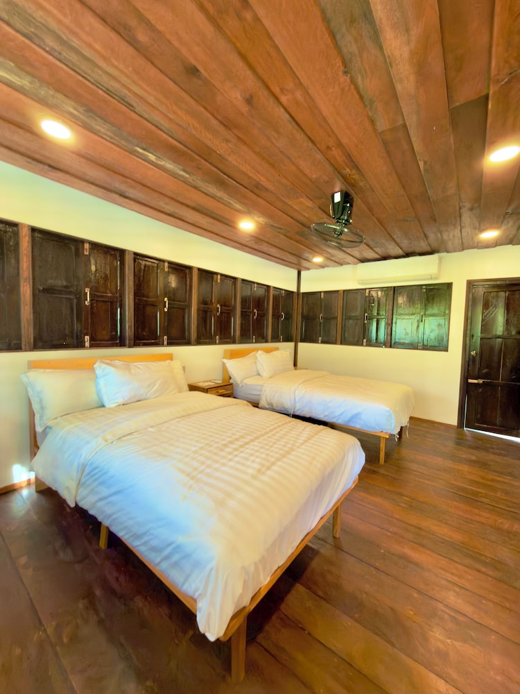 Dalasone Pool Villas