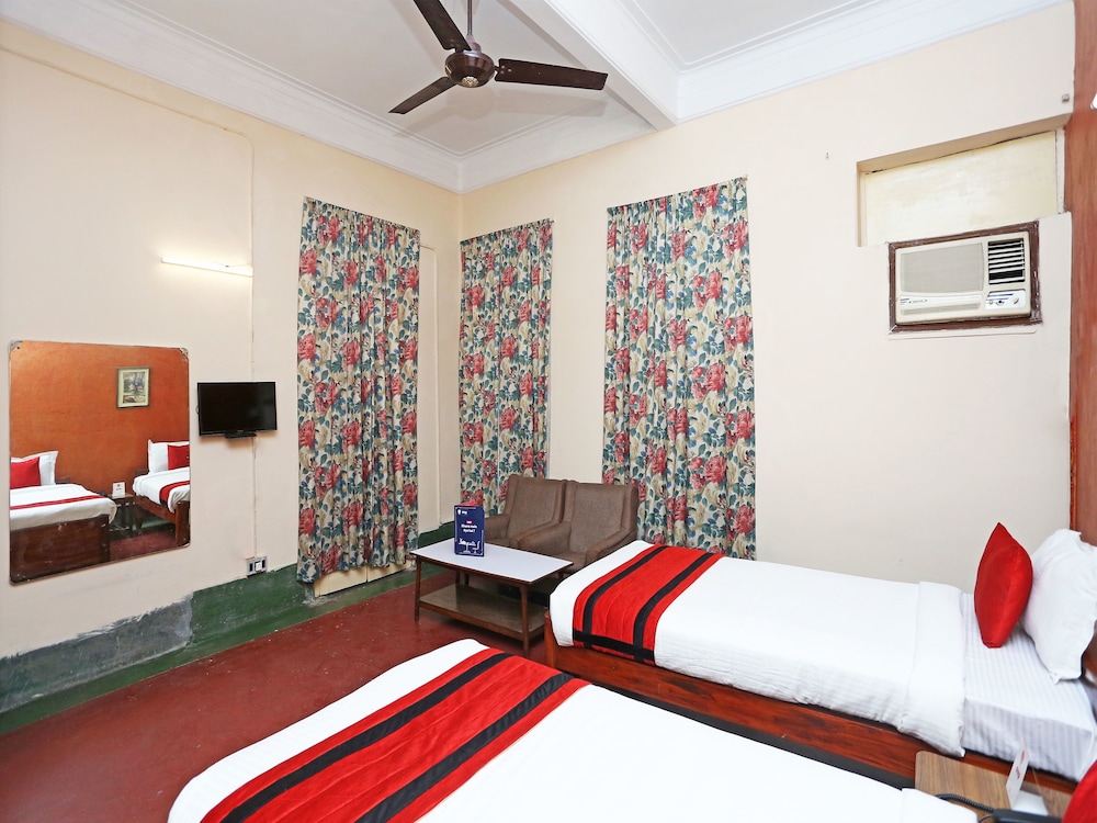 OYO 11896 Marble Palace Guest House
