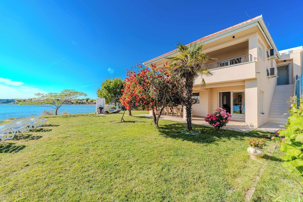 Apartments Batela