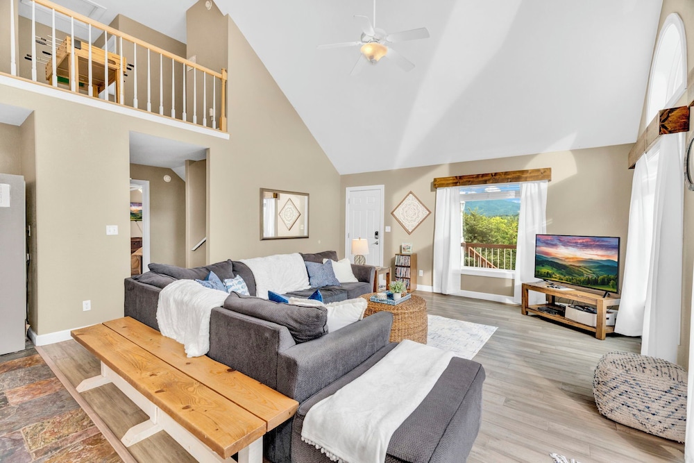 Cozy 3BR Lake Access w Sauna