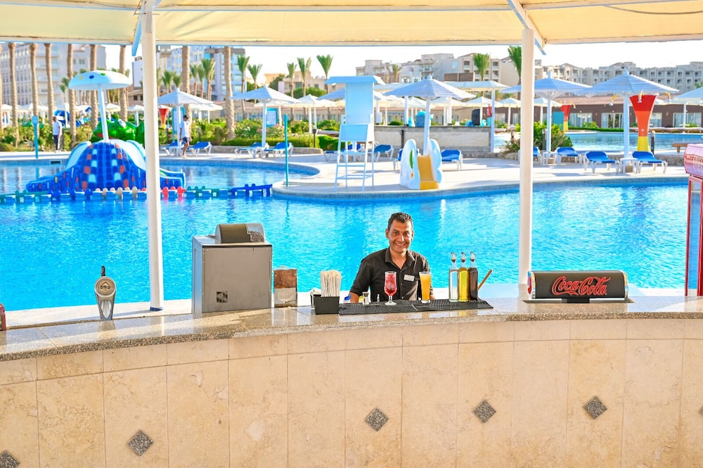 Le Jardin Aqua Park Resort