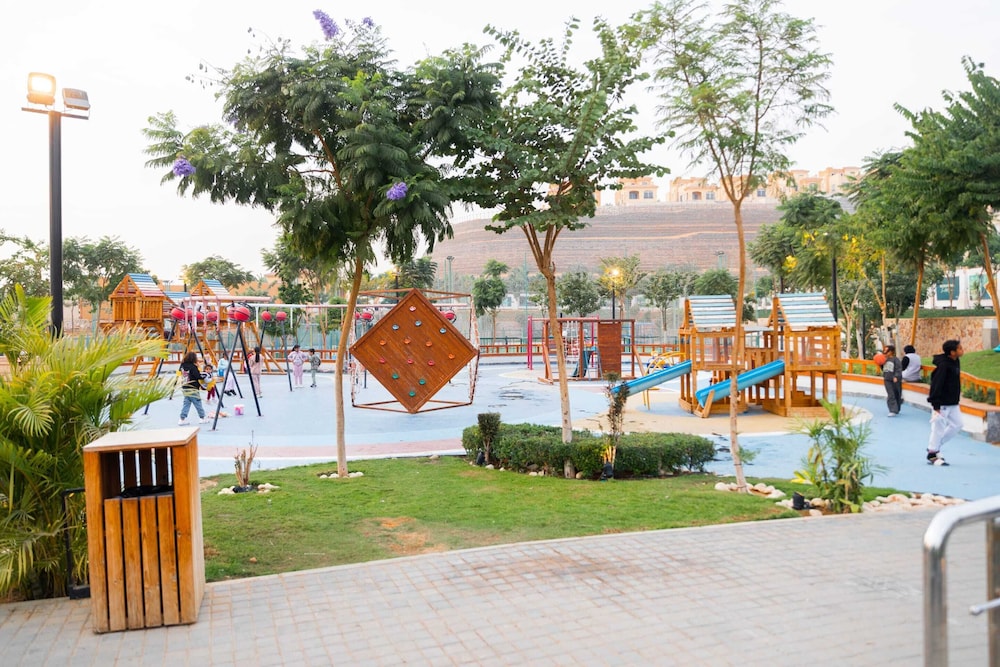 Imperial & Inviting 3bdr Duplex w/ Roof @new Cairo