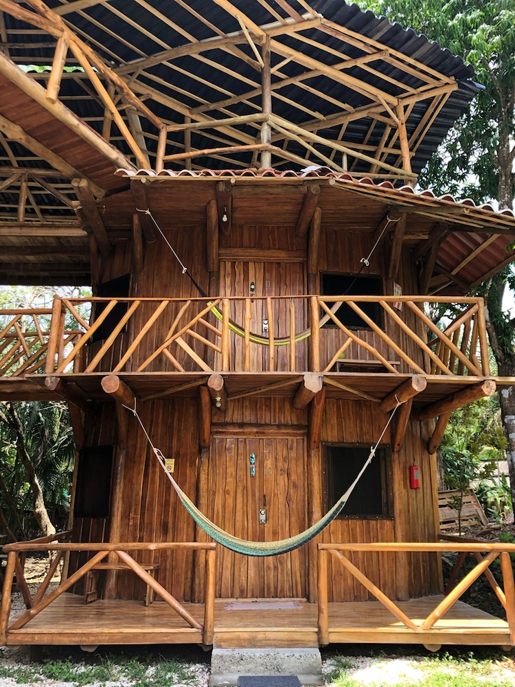 Don Jons Lodge -Surf & Yoga