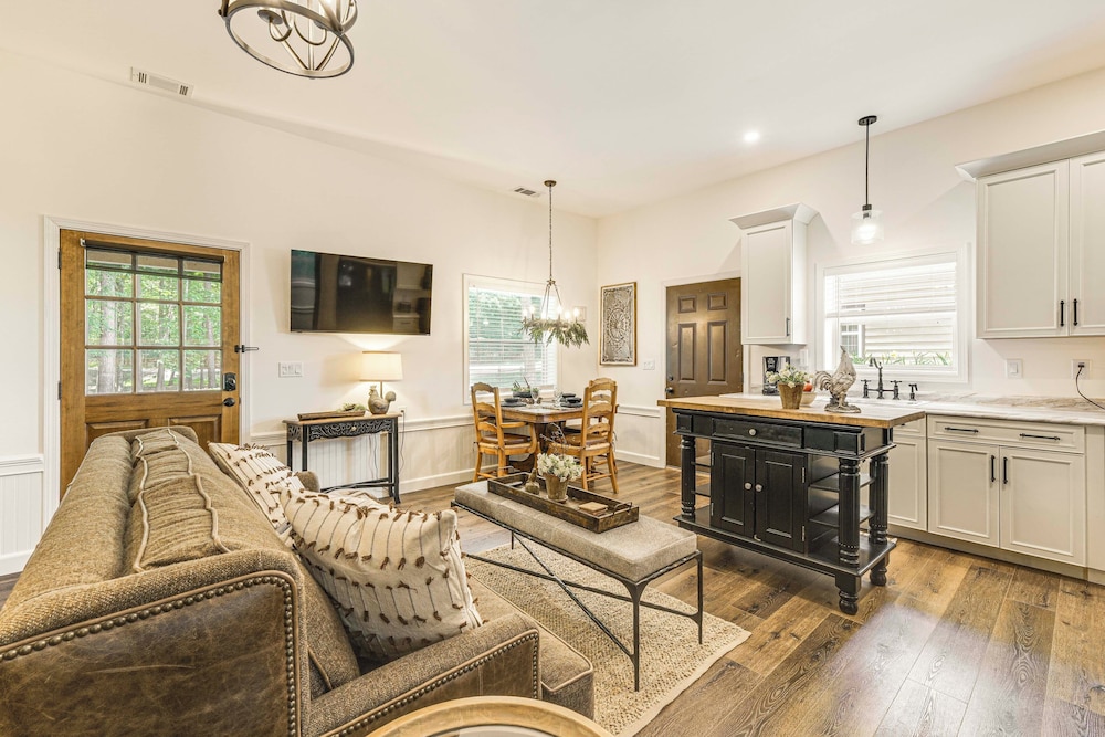 1/2 Mi to Lake Nottely: Blairsville Home w/ Patio!