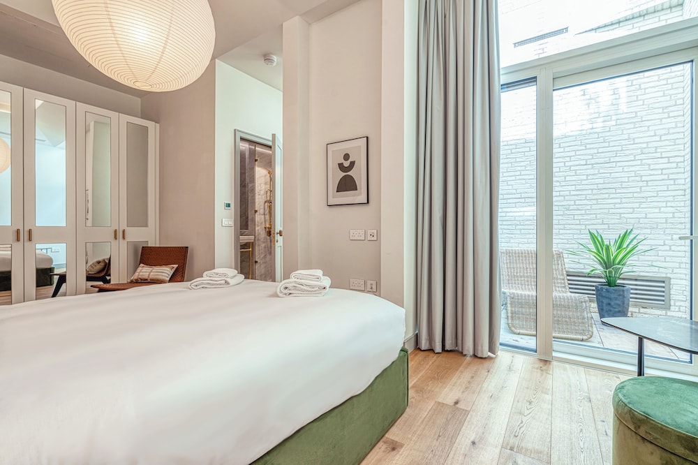 Luxury flats near Big Ben and London Eye