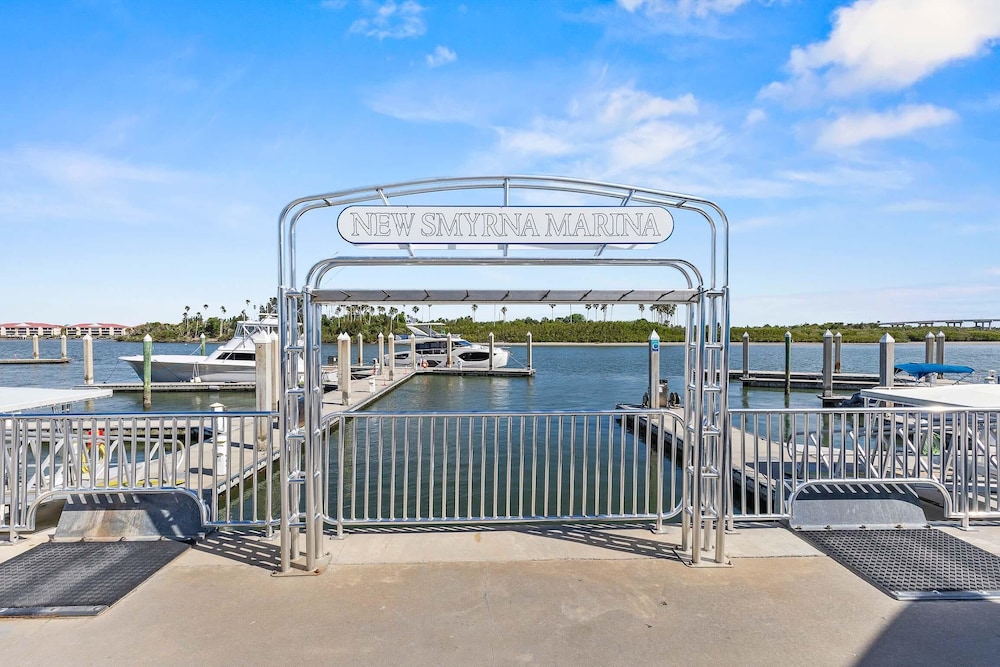 Outriggers 18- Happy Daze