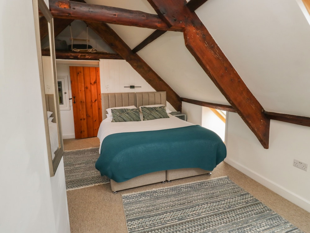 Lands House