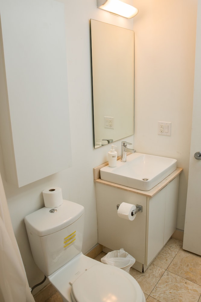 Sarkar Suites - Entertainment District