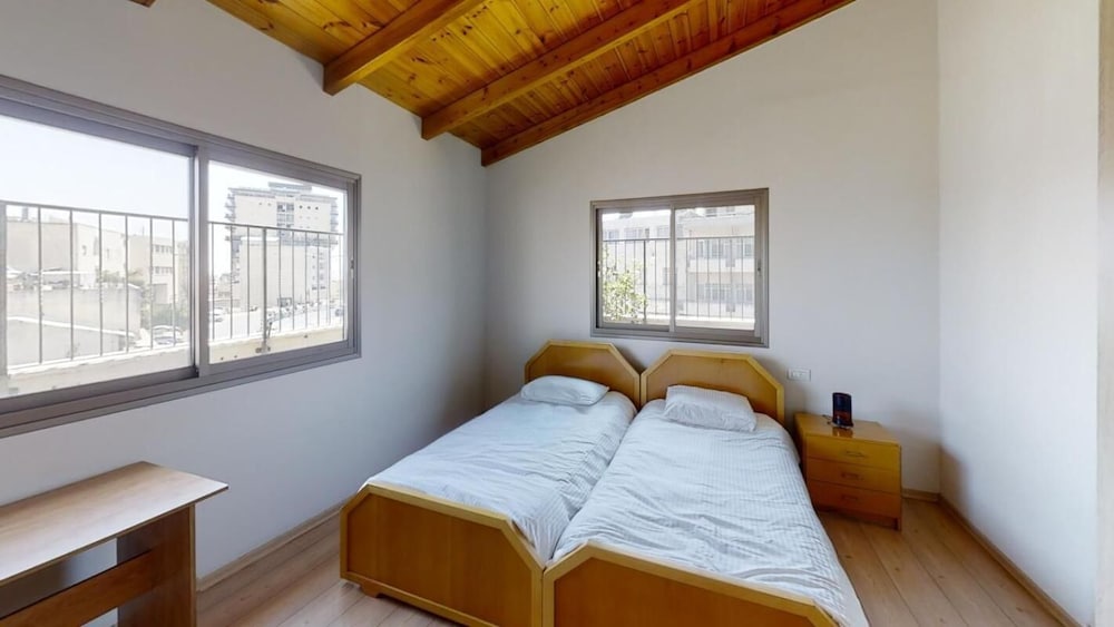 Cozy Wood Apartment With Great View to Nazareth
