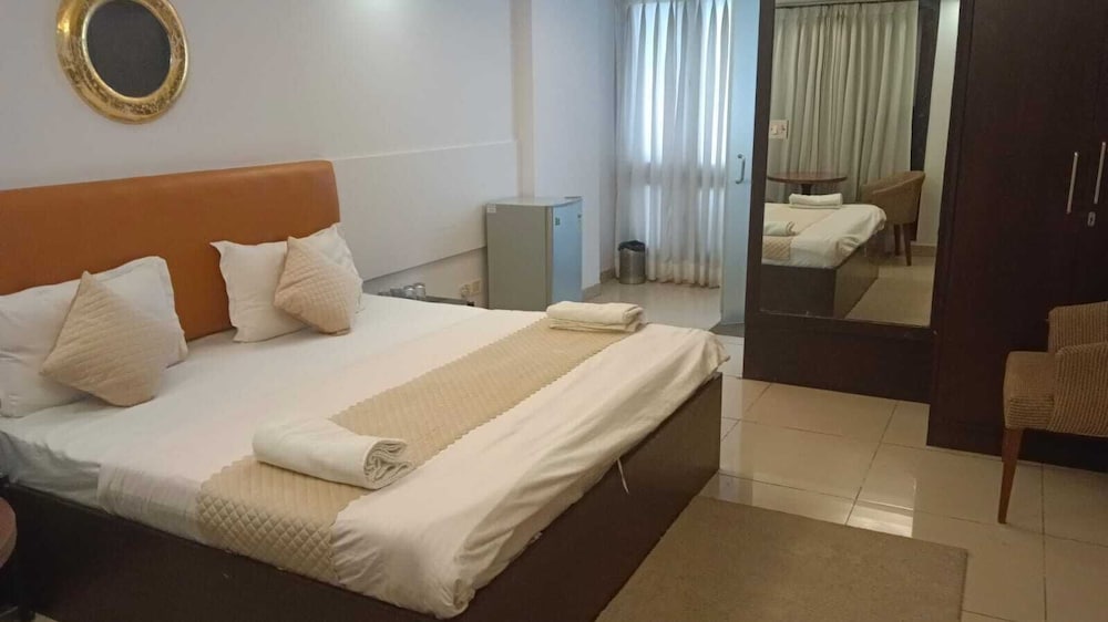 Roomshala Hotel Blueberry