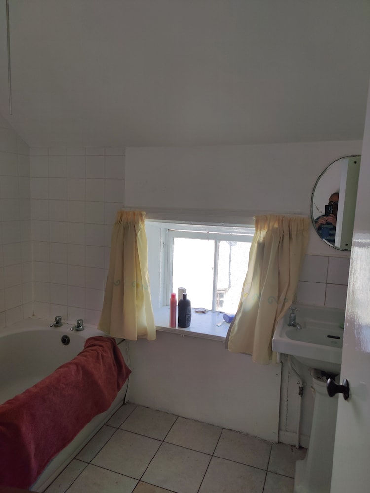 Lovely 4-bed Apartment in Mullaghbawn Newry view 4