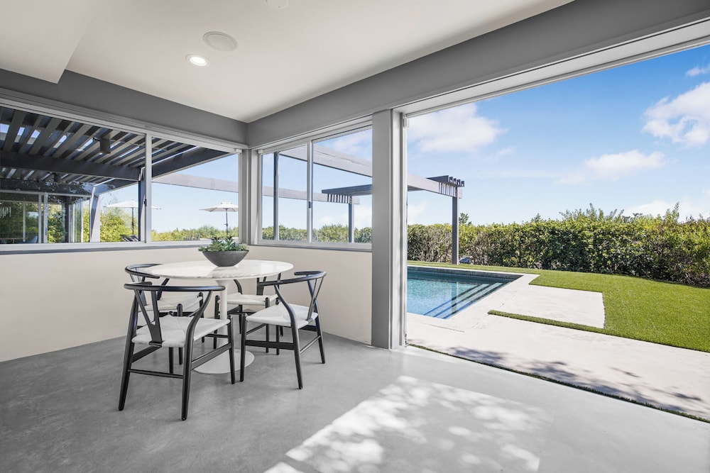 Solara Point - Sunset to Skyline With Pool & Epic Views