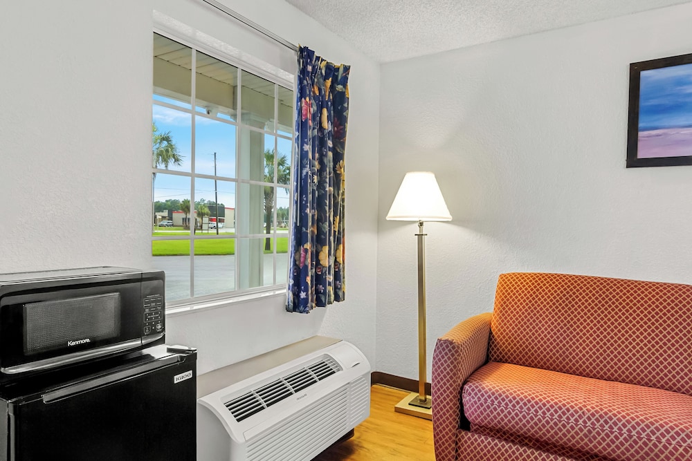 Homestay Inn & Suites