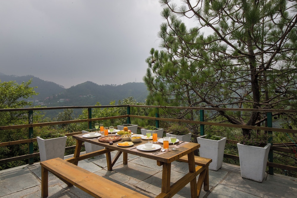 Alaya Stays Suro Woodbine Chalet Cottage
