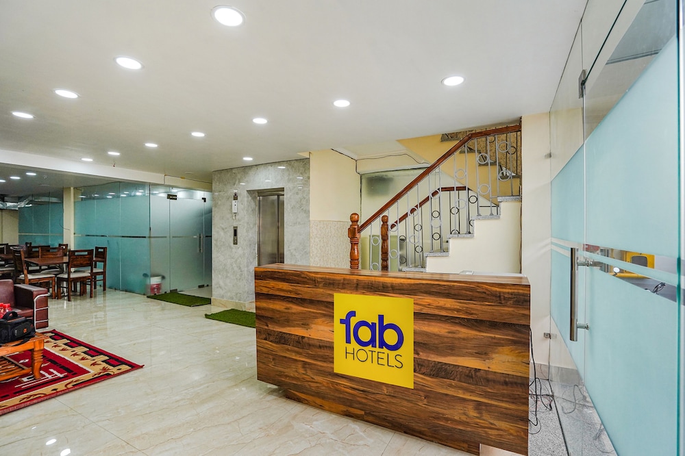 Lobby & Reception
