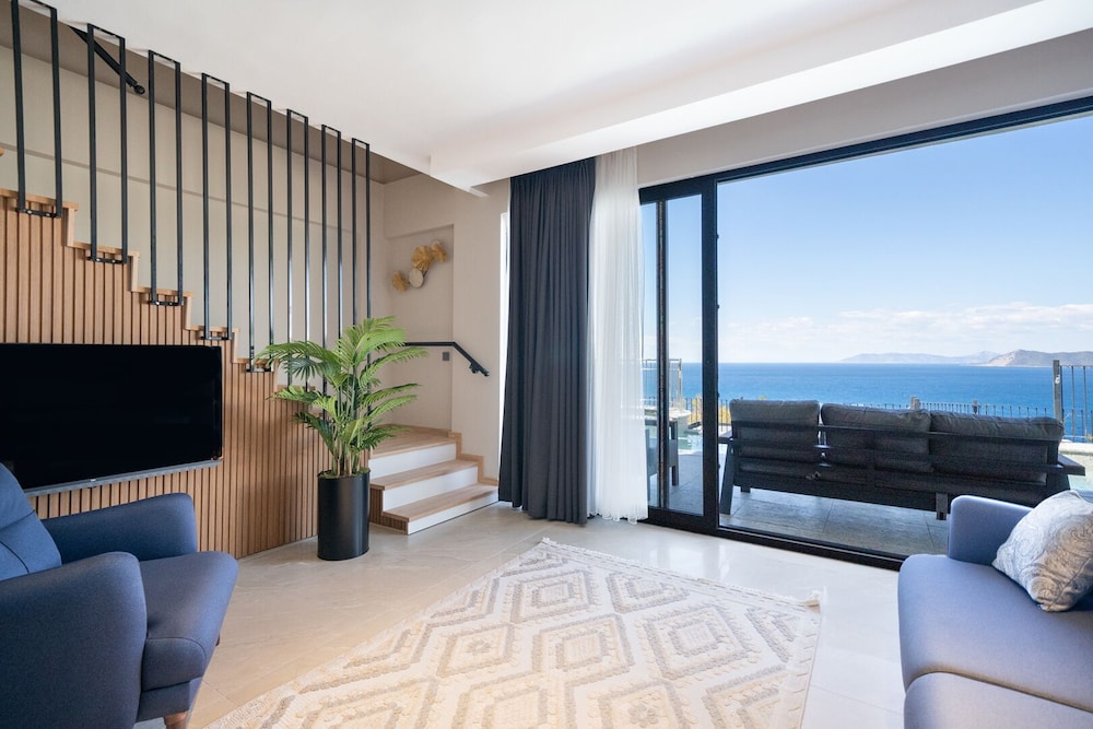 Villa Larissa With Sea View