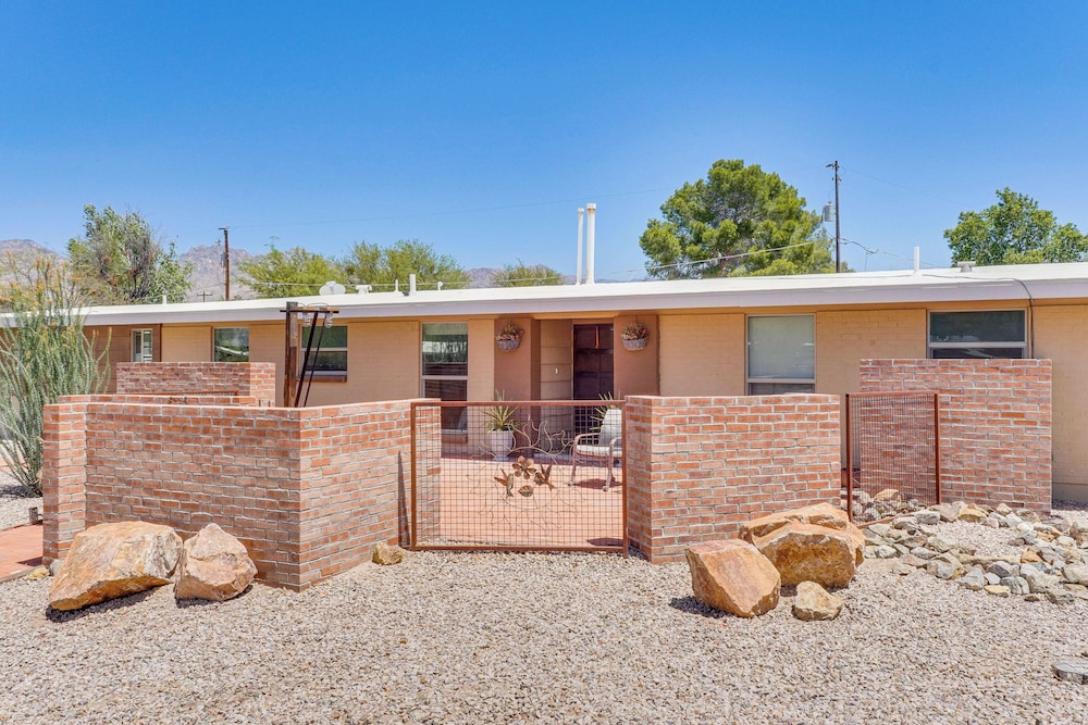 Dog-Friendly Getaway w/ Patio in Tucson!