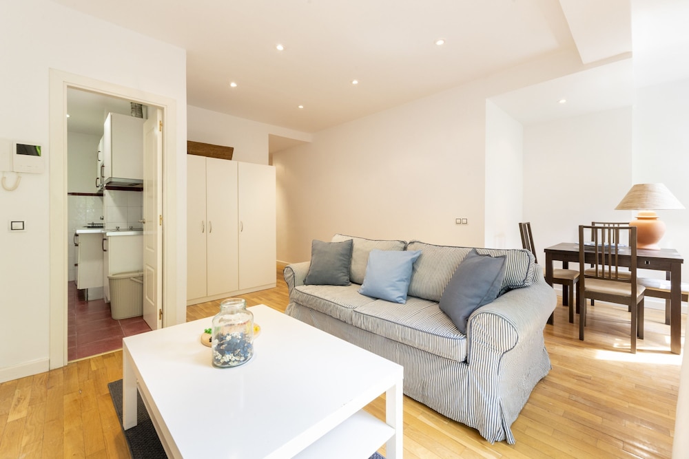 M Ore461 Piso de 1 Dormitorio y Balc n -alquiler