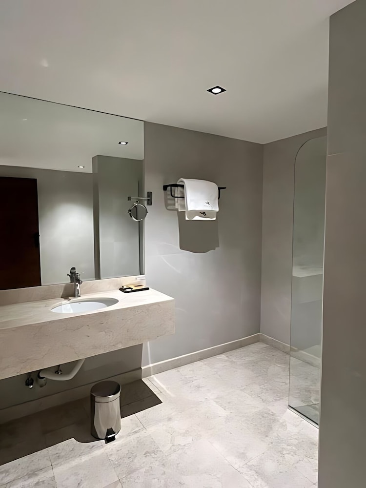 Kayan Serviced Apartments