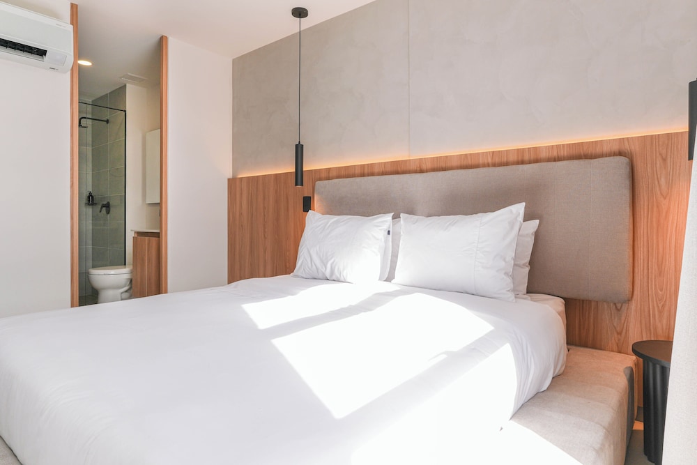 Metropolitan Living by HOUSY