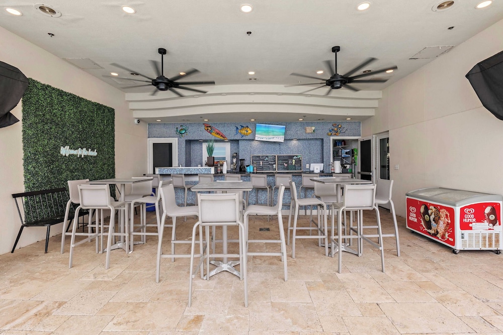 Beachfront Stay w/ Resort Amenities & Gulf Views Sterling Breezing #506