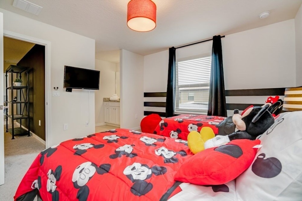 Ultimate 8 Bedroom Windsor At Westside Villa by Redawning - Image 2