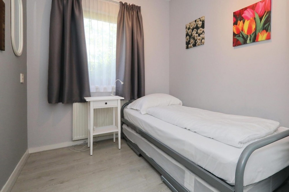 Spacious Holiday Home Near Forest