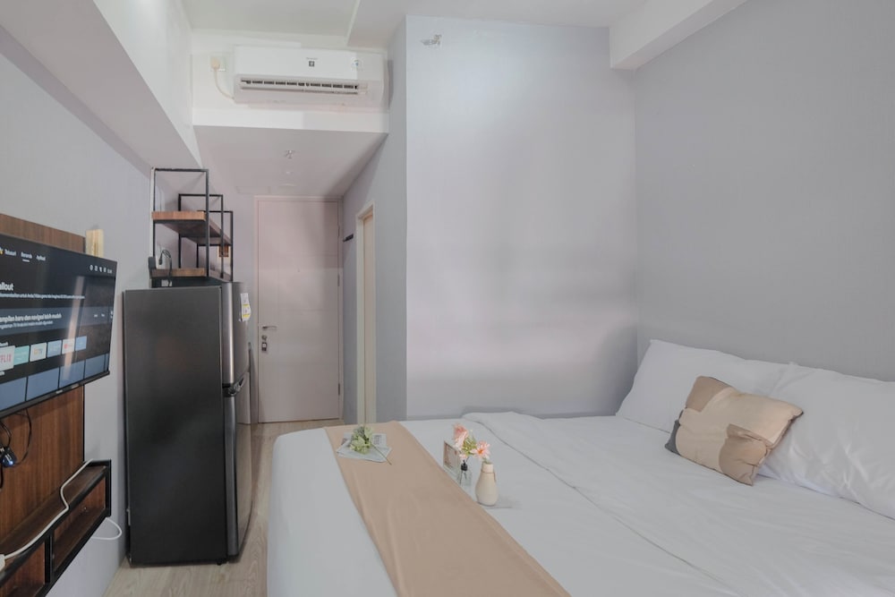 Comfy And Well Studio At Tokyo Riverside Pik 2 Apartment