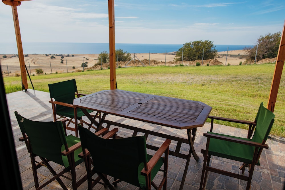 Pezoulia Cottages