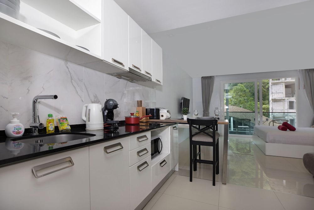 Emerald Hill Patong Apartment 420