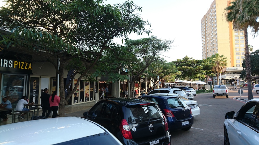 403 Lighthouse Mall Apartments