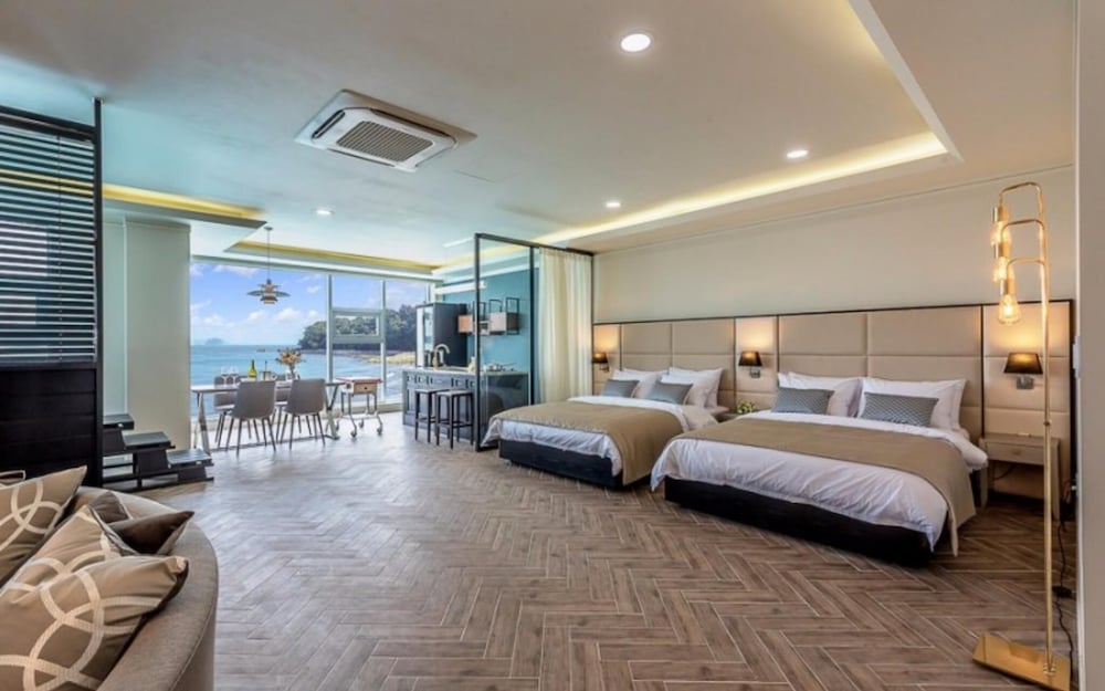 Daebudo Oblique198 Pool Villa Pension view 3