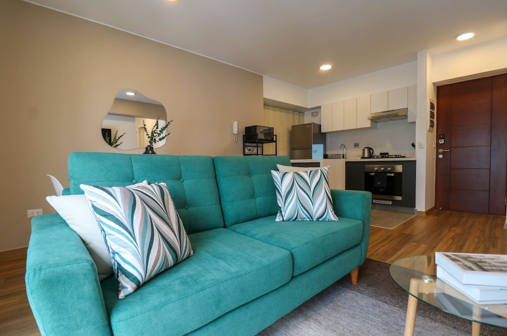 w Grandiose 2BR w Radiant Deco in Miraflores
